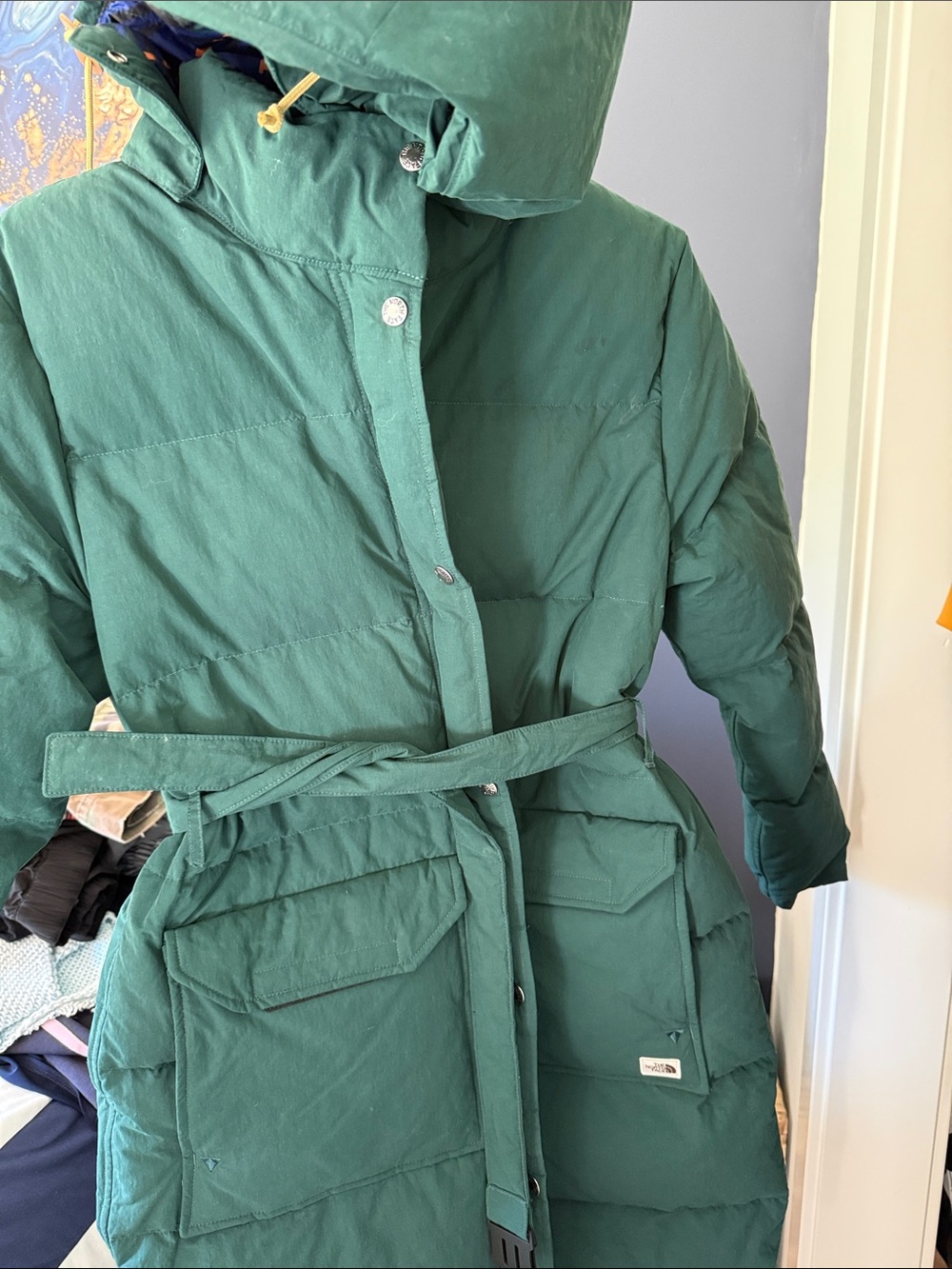 NWOT Large Women’s North Face Green Puffer Belted Hooded Coat